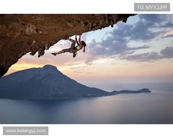 杭州攀岩队的控制之道：深入探讨攀岩技巧与团队协作的奥秘